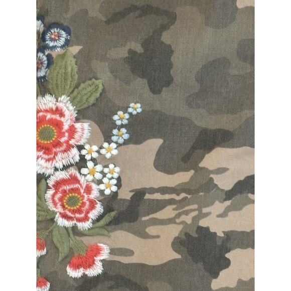Laurie Felt Embroidered Cami Ankle Stretch Pants, LP - Picture 3 of 8